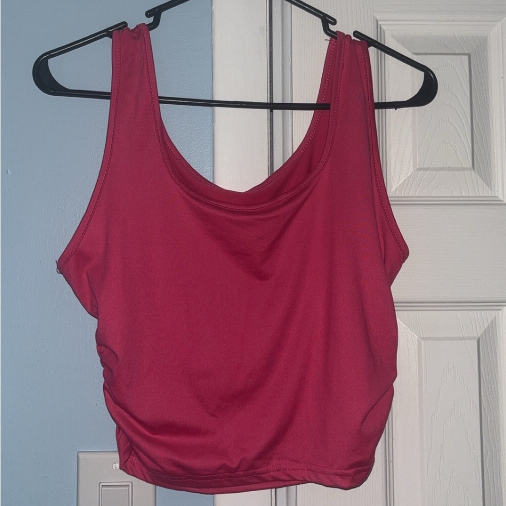 pink tank top